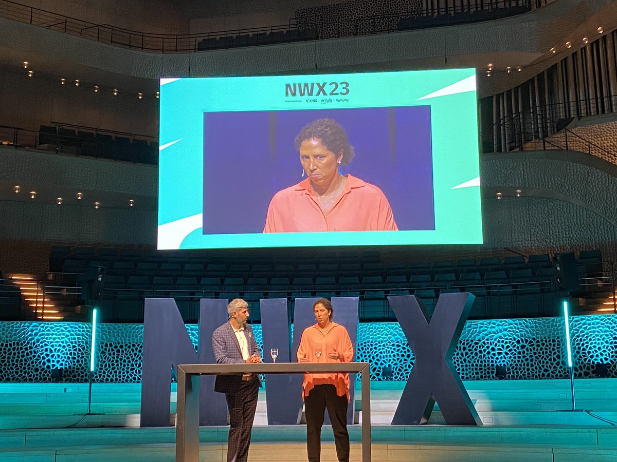 Fantastischer Talk mit Steffi Jones bei der #nwx23 in Hamburg  #premiumspeakers