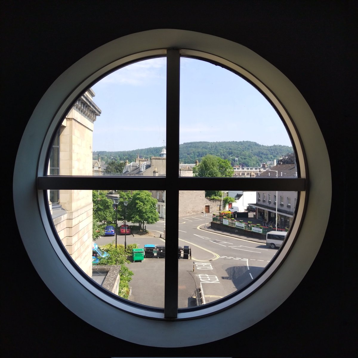 CPKLibraries's tweet photo. And through the round window today, we have... summer! 😎
#akbelllibrary https://t.co/wbD9LrX2xo