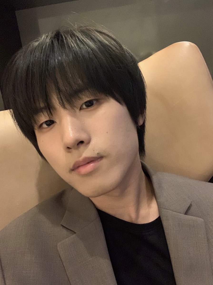 fromrockk's tweet photo. 보고십어요 준서야... https://t.co/MgRLojn6Wx