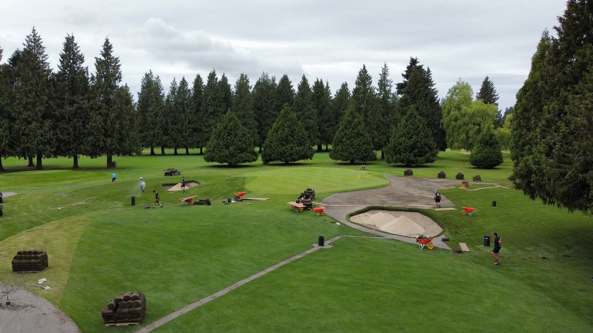 jeff_mingay's tweet image. Sod going down, sand in the bunkers at Richmond C.C., Vancouver, following restoration of A.V. Macan’s brilliant design at the 5th hole. Thanks to @OCGolfDesign + @ConditionsAtRCC and his staff for the assist!