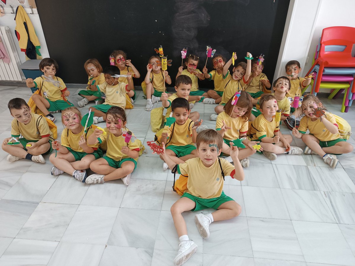InfantNatzEsplu's tweet photo. La setmana passada els #P4Unicorns vam acabar el nostre últim projecte #Quinmónméspetit i vam fer 🐝🦋🕷️🐛 Ens ho vam passar molt bé!🥰 https://t.co/XeuPULOBHD