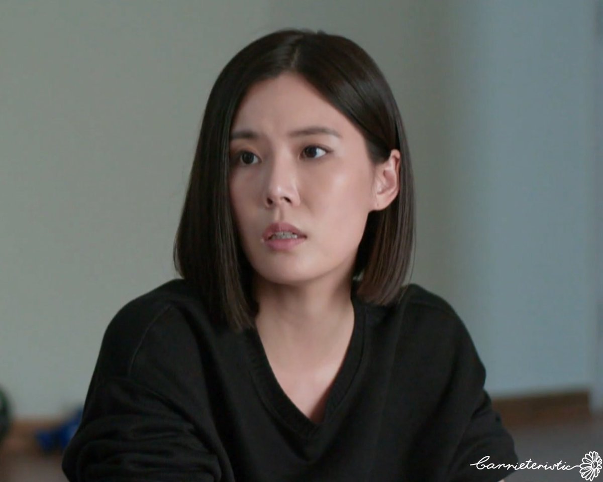 Carrieteristic_'s tweet photo. |#SHERO - EP3|
自从小夕在被人追杀时跌入河里，就下落不明。。。她究竟是招惹了什么仇家？😭

#MediacorpSHERO #张尹夕
#CarrieWong #黄思恬 https://t.co/5OIvA3IQeC