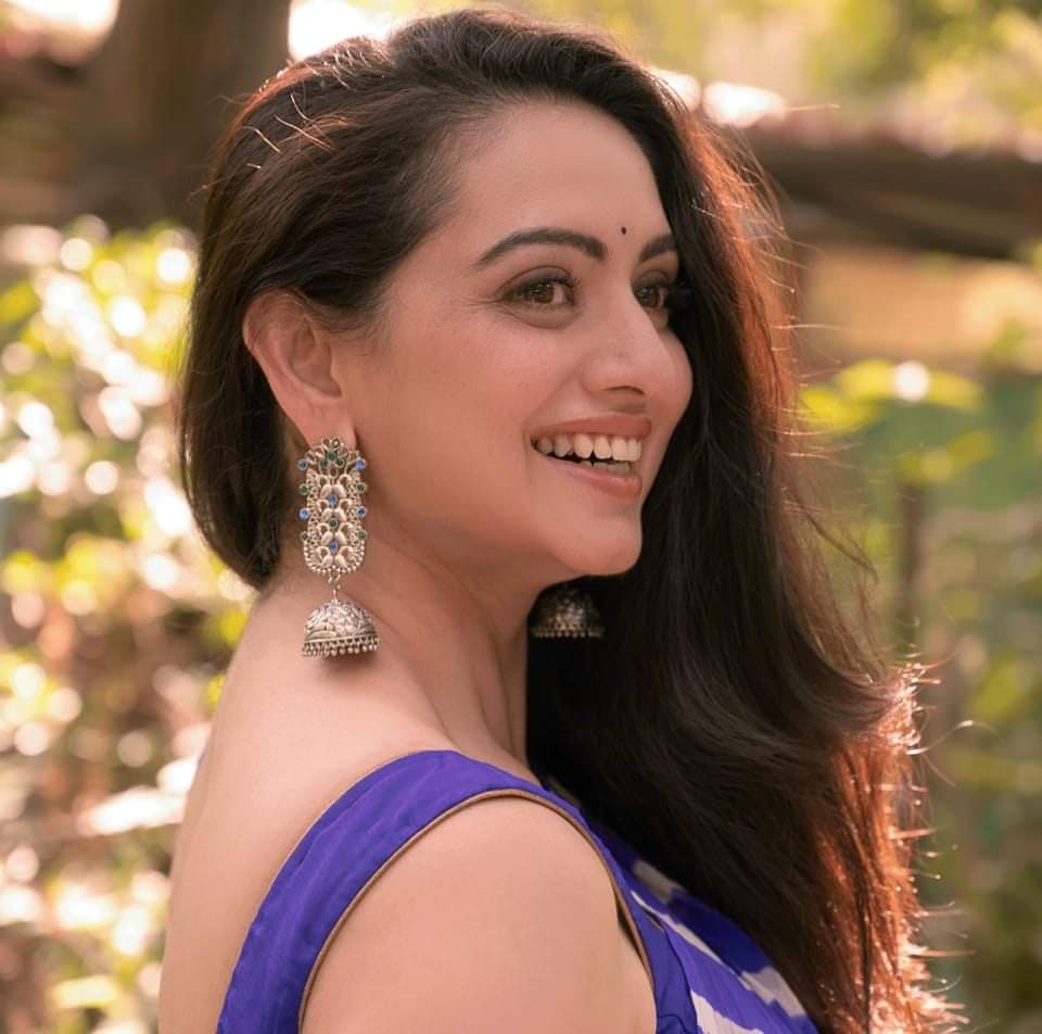 MarathiFilmData's tweet photo. ग्लॅमरस रुपातील देखणं फोटो सेशन हे आजच्या ग्लोबल युगातील मराठी अभिनेत्रींचे खास वैशिष्ट्य आहे. आणि त्यासाठीचा फिटनेस, लूक, ड्रेस सेन्स व आत्मविश्वास या सेलिब्रिटीजमध्ये असल्याचे #पूजा_सावंत, #स्मिता_गोंदकर, #रसिका_सुनील, #श्रृती_मराठे यांच्या या फोटोत दिसतेय.

#marathifilmdata https://t.co/ausyCF3ysX
