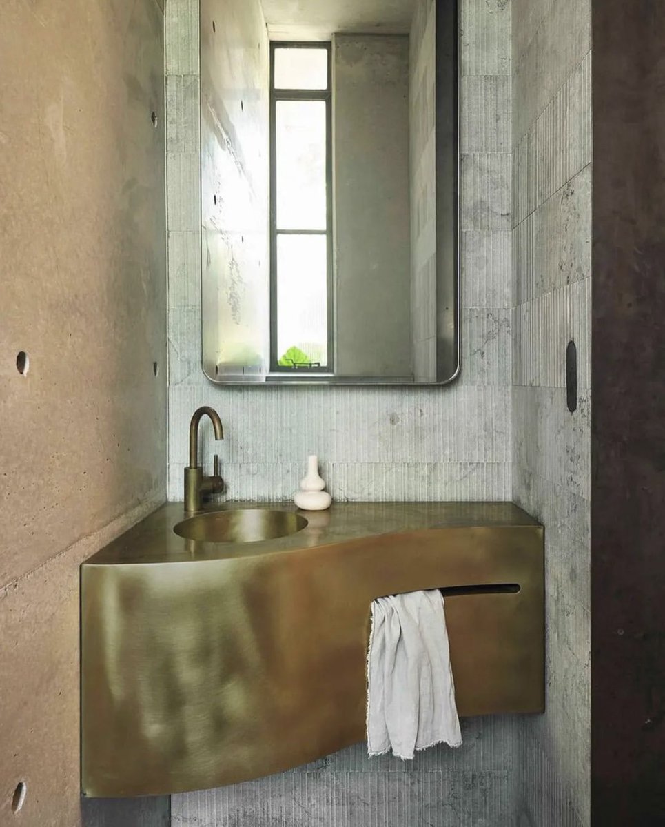 kmpfurniture's tweet photo. floor-to-ceiling windows and extensive mirrors. 

This way, our perception of the #design is not altered by artificial #lighting or shadows and it can also bring the #interiors closer to the surrounding environment. #interiordesign #architecture #Miami #RealEstate #miamidesign https://t.co/94WUaBUEqA
