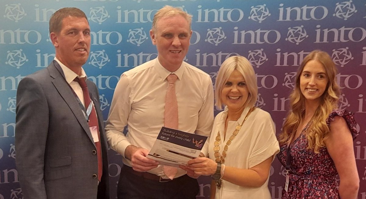 INTOnews's tweet photo. INTO President Dorothy McGinley and local CEC reps met Meath-based senator @ShaneCassells at #INTOlobbyday today. Our #Budget24 proposals include a cut in primary class size by 2 in all Deis, non-Deis and special schools to bring us in line with the EU average. https://t.co/TnOmK1nv2O