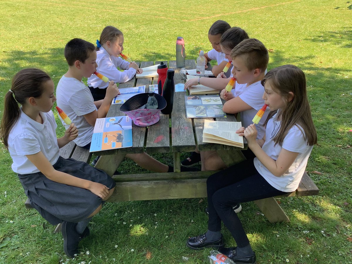 murdishawwest's tweet photo. Is there a better way to cool down after a warm lunch time? Year 5 have been treated to an ice lolly while they read their books. #MWCPRead https://t.co/gzXoHxA3Lq