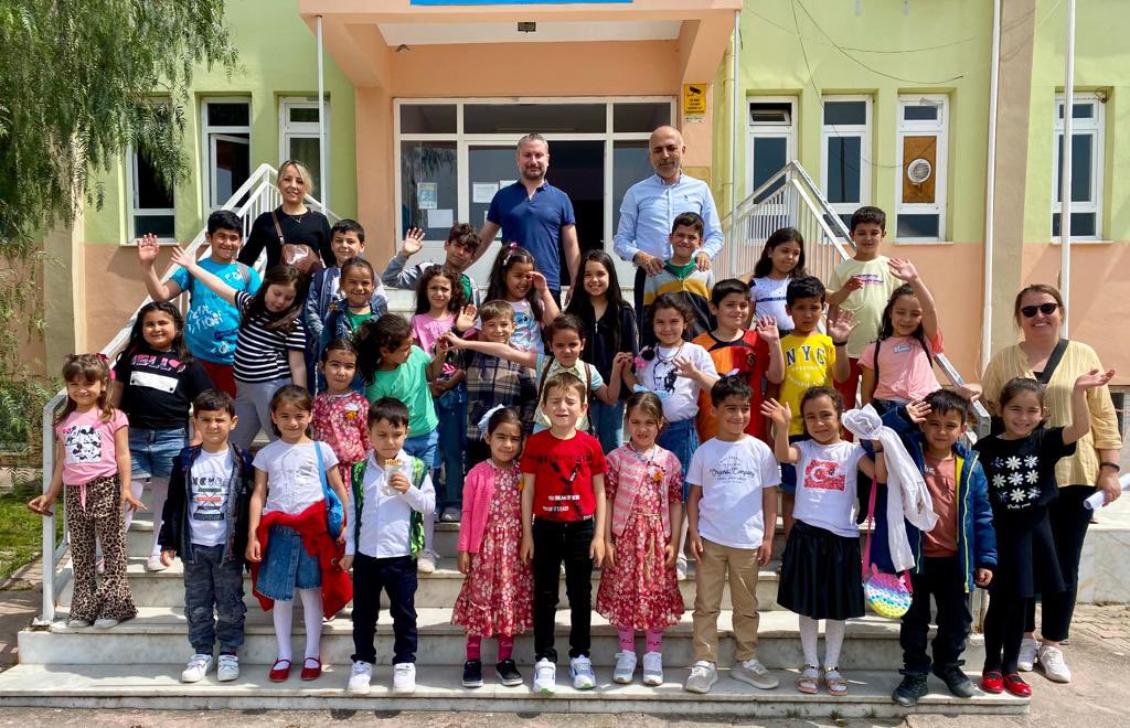 MilasMEm's tweet photo. 🌎Uzay Serüveni Projesinde Sona Gelindi.
📍Avustralya Büyükelçiliği DAP Birimi tarafından desteklene Uzay Serüveni projemiz Eğitim Öğretim Döneminin bitişiyle sona erdi. 15 farklı köy okulunu ev sahipliğinde, toplamda 67 köy okulumuzla buluştuk. #ausambturkiye https://t.co/jMjhyMhAJB