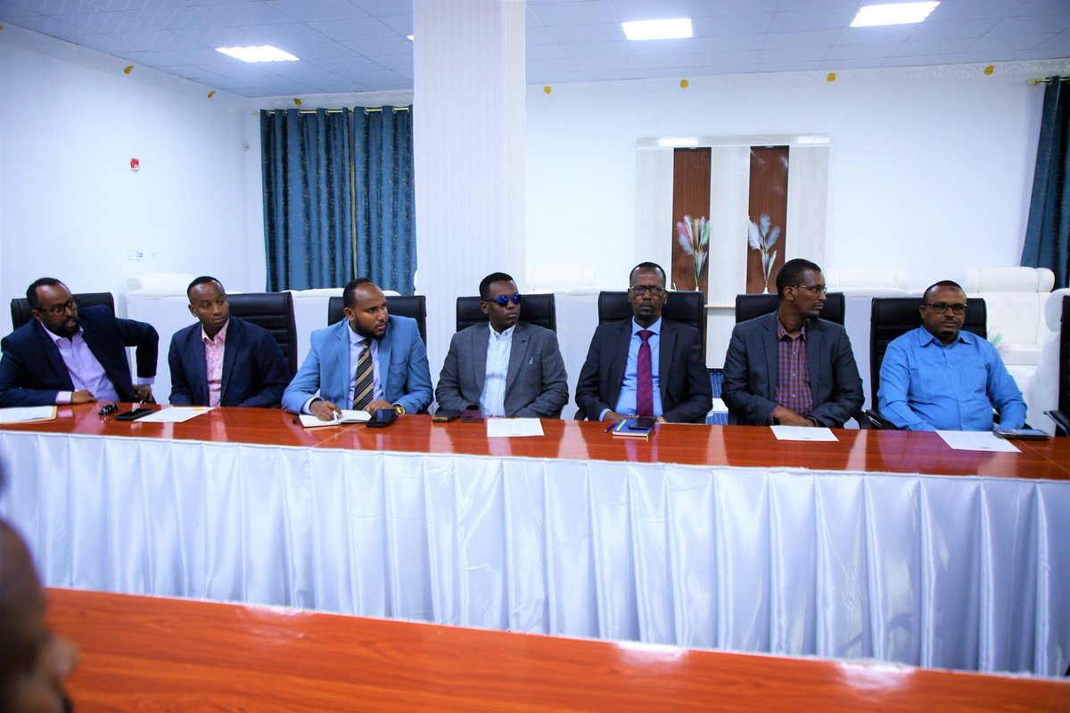 Laftagareen's tweet photo. Today in #Baidoa, chaired by SWS High-Level Humanitarian Forum. It updated Agencies on my visit to various districts. Urged humanitarian agencies to upscale up interventions. Reaffirmed our commitment to provide a conducive environment for humanitarian agencies operating in #SWS https://t.co/dNfWHAGD0d