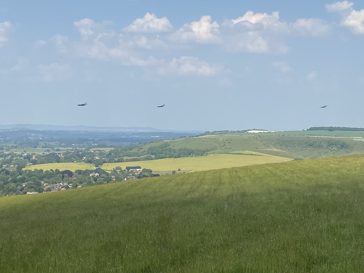 Caught a glimpse of the RAF Hercules flypast from Westbury White Horse 🐴