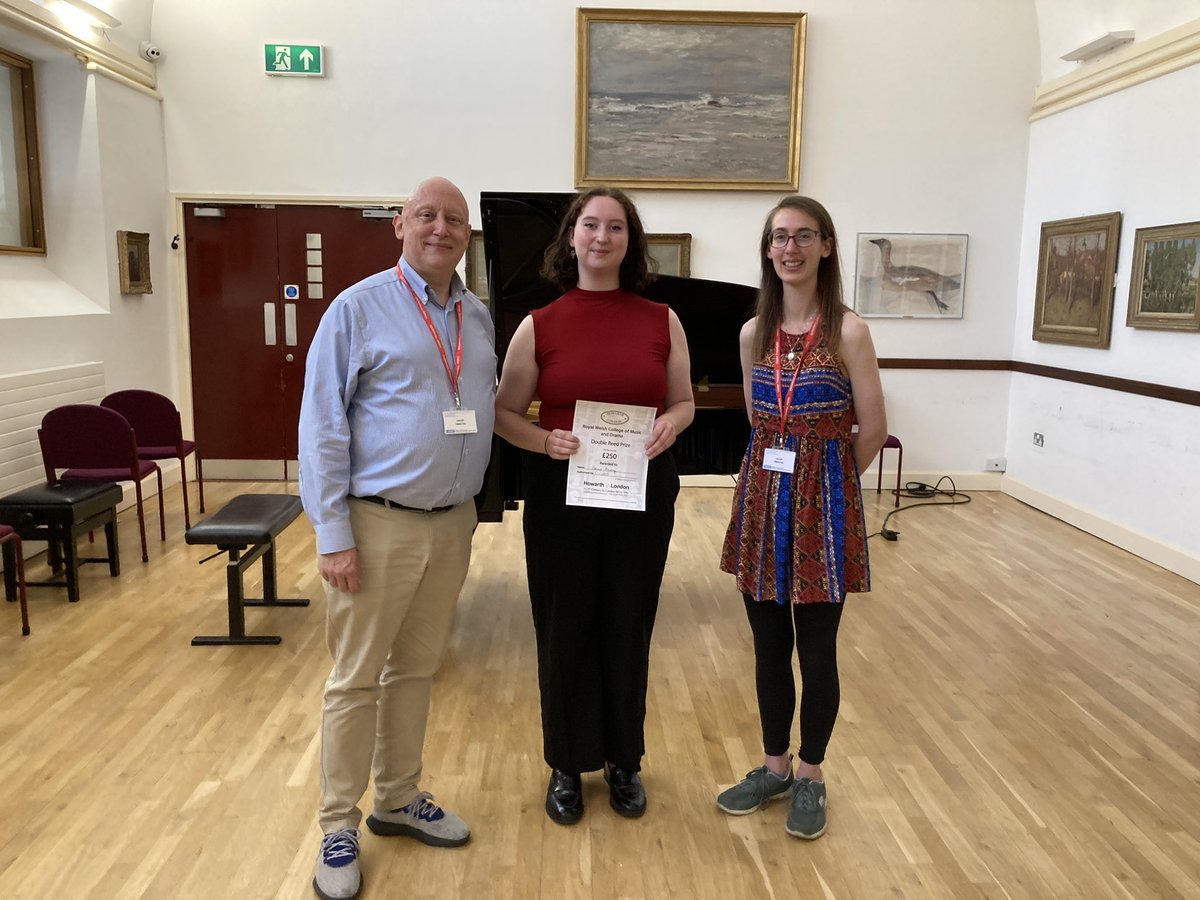 RWCMDwoodwind's tweet photo. Congrats to Hannah Harding on winning the @RWCMD @HowarthofLondon Double Reed Prize ‘23,with a captivating performance of Adrian Williams’ Kilvert Sketches.Wonderful to have  @WNOtweet oboist Amy Roberts with us to adjudicate,+huge thanks to Howarths for supporting us @BDRSoc https://t.co/g4IOJIyqU8