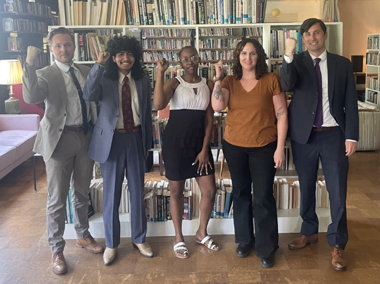 Teamsters's tweet photo. #Teamsters Local 696 is proud to announce that Kansas Holistic Defenders has voluntarily recognized Local 696 as the exclusive bargaining agent for their public defenders, client advocates, and social workers: https://t.co/MehbR4ajMn 

#1u @KHDefenders https://t.co/5WOp088AOA