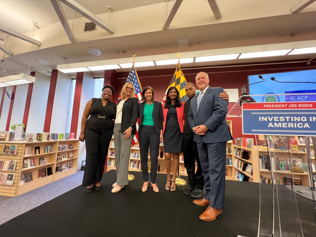 BaltCoGov's tweet image. We are committed to helping close the digital divide.
That's why we were very happy to welcome FCC Chairwoman @JRosenworcelFCC, Senior Advisor @MitchLandrieu46 & @LtGovMiller to the Towson @bcplinfo today to spread the word about the Affordable Connectivity Program!