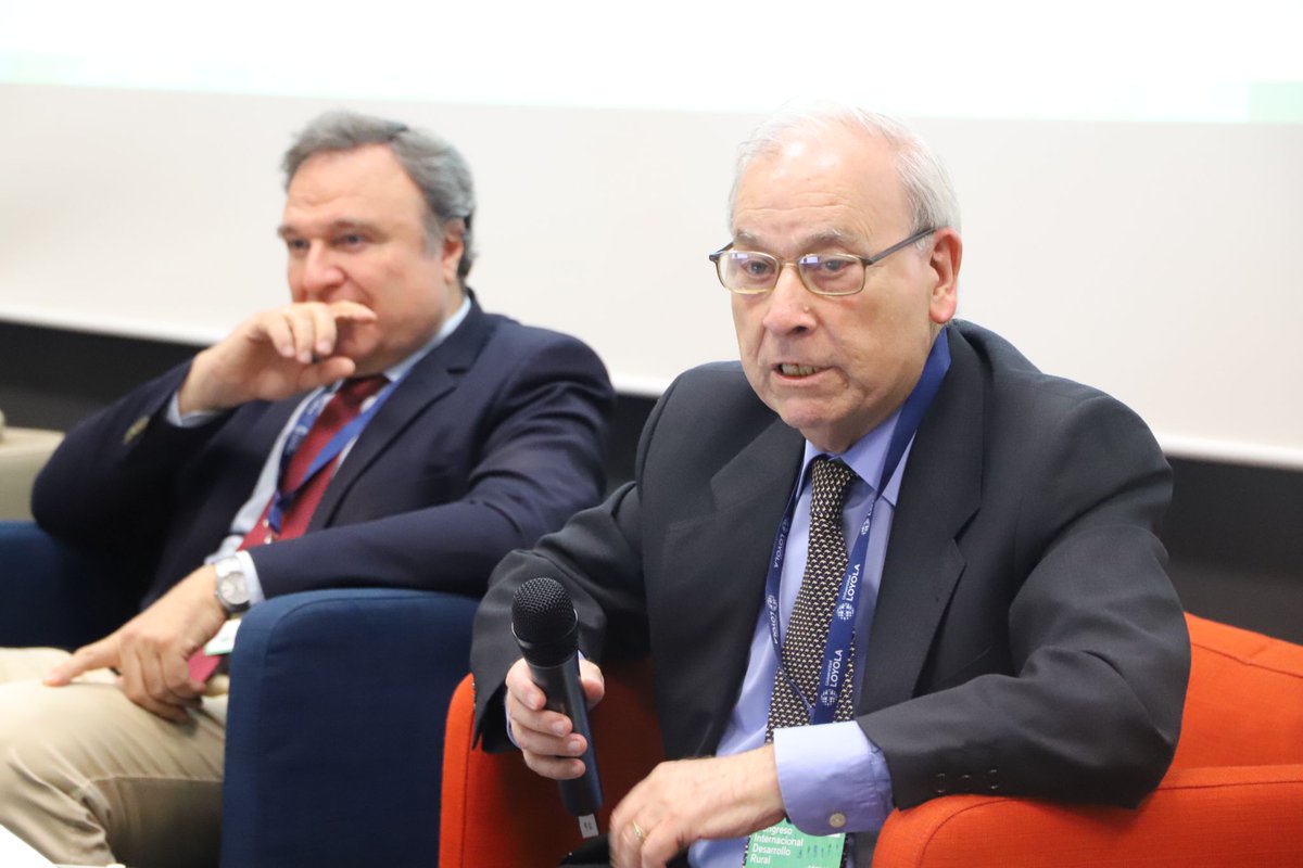 LoyolaResearch's tweet photo. Damos la bienvenida al #CIDR2023 hablando de ciencia para la solución de la pobreza y exclusión en el mundo rural, para la agricultura y el desarrollo; la seguridad alimentaria y el cambio climático 

#DesarrolloRural @LoyolaAnd @FundacionETEA https://t.co/YEV14OyT18