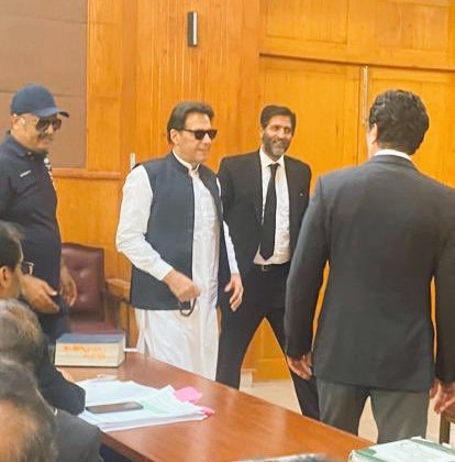 akmomand0's tweet photo. کپتان کا قوم سے خطاب کچھ دیر میں 
#CycloneBiporjoy #BehindtheSkipper https://t.co/5ONAYQnvMR
