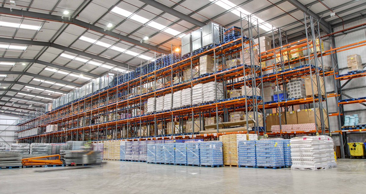 BarnesLogistics's tweet image. How do you go about making your warehouse more agile? 🤔

Warehouses are central to the #LogisticsSector and play a vital role in the distribution of goods throughout an e-commerce-centred UK.