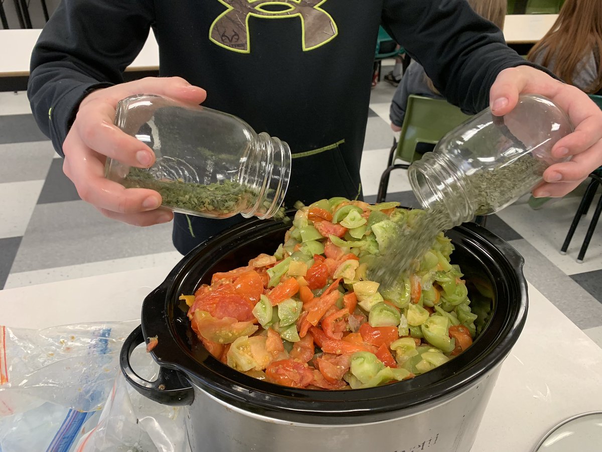murphyak5's tweet image. Taking the veggies the students grew last year, harvested and froze and we are making a pasta sauce for the grade 8 classes tomorrow. Even the herbs were grown by Gators. #FarmToCafeteria @SucSeedCanada #LearningToCook #Sustainability @Gators5FI @GretnaG