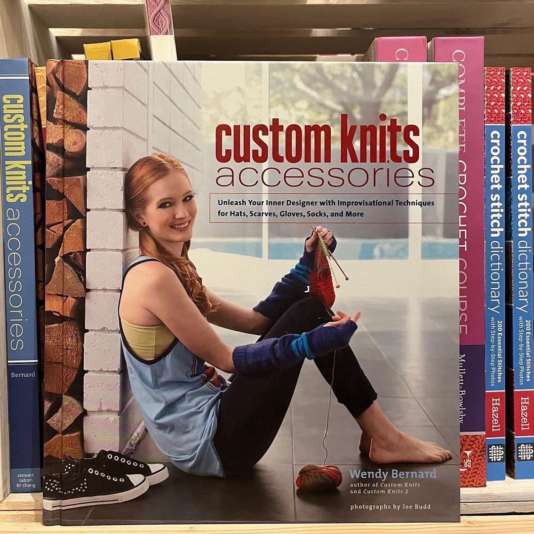 BabyPointGates's tweet photo. We've restocked our bookshelves and we've got some new titles we're very excited about! Swipe to see the whole selection! @bistitchual
#knittingbooks #crochetbooks #stitchdictionary #learntoknit #learntocrochet #knittingforselfcare #ricorumi #babypointgatesbia https://t.co/wGVWMxS6Gq