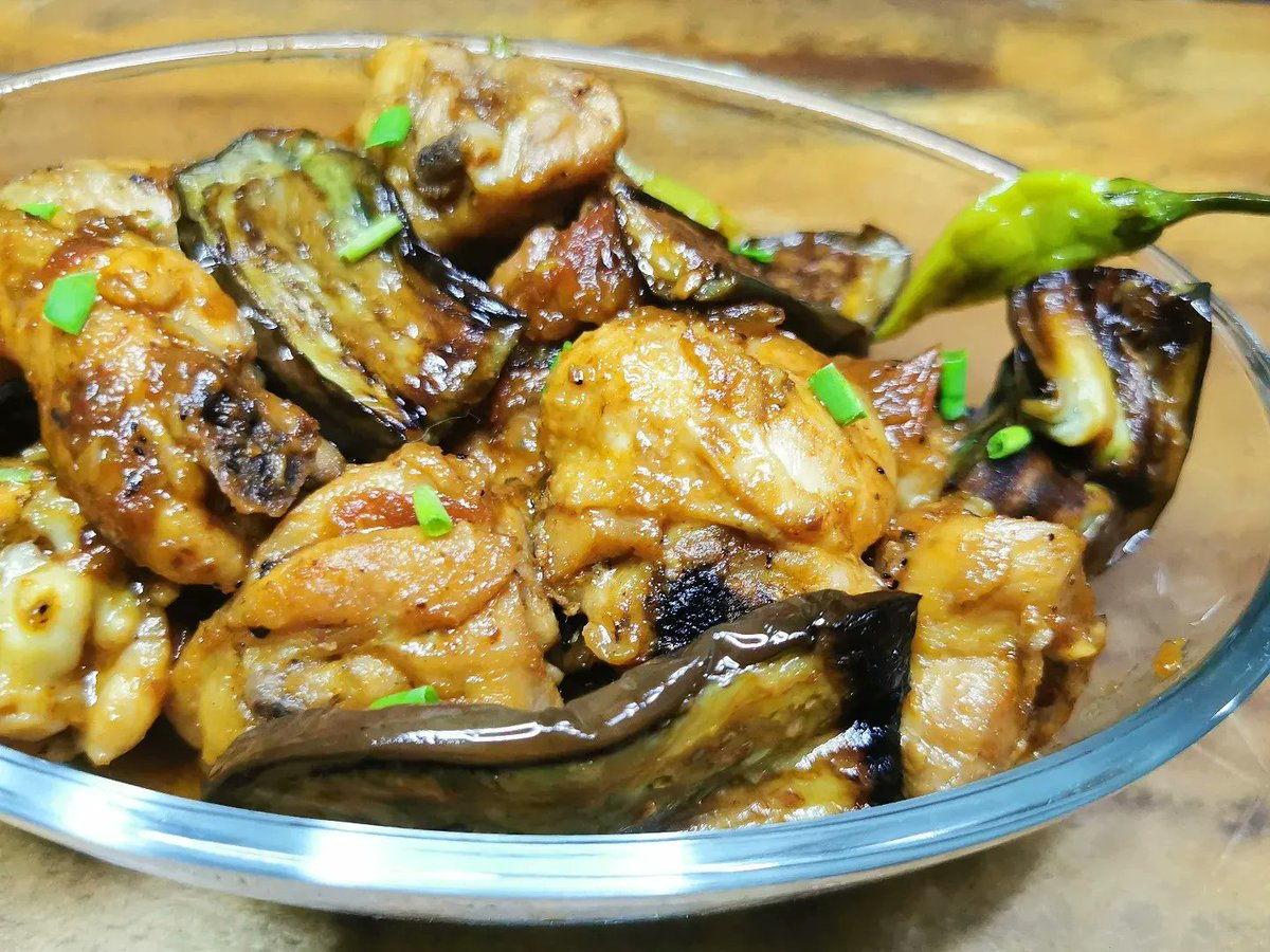 Chicken Binagoongan

#PorkBinagoongan #HazelsKitchen #HK #HKBinagoongan #cravingsatisfied #BinagoongangManok #yummy #mustTry #HomemadeWithLOVE #Binagoongan