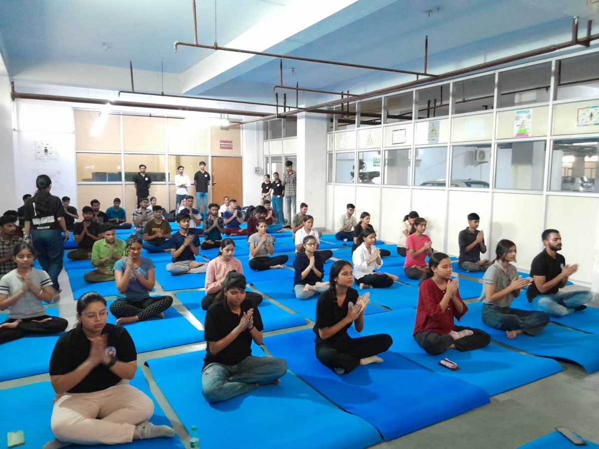 macnss's tweet photo. Discover the inner harmony through Yoga! Join us as we celebrate International Yoga Day with @macnss. Experience the transformative power of yoga and unlock your true potential
#Day1 #macnss #YogaDay @NssrdD @_NSSIndia @EduMinOfIndia @MoHFW_INDIA @ianuragthakur @YASMinistry https://t.co/i2rtdpzjwI
