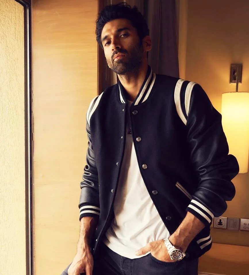 Step inside #AdityaRoyKapur's luxurious apartment with these pictures & videos: trib.al/vt31SNF