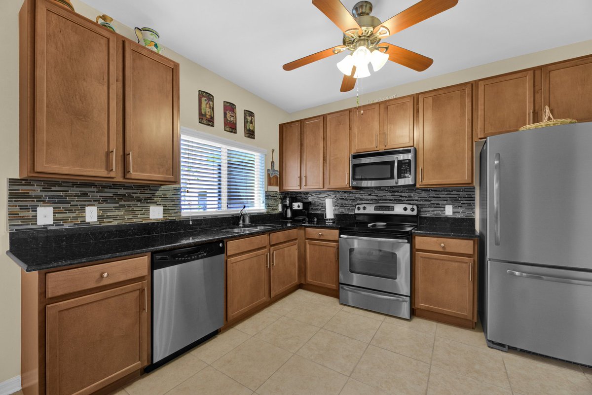 DennisWarson's tweet photo. Check out my new listing 3824 Clearbrook LN Fort Myers #FL $339,000 Enjoy the FL lifestyle in this fabulously maintained 2 story townhome in the gated community of San Simeon. Features 3 beds &amp; 2.5 baths with over 1,300 sq ft under AC #listing #RealEstate #swfl #FortMyers https://t.co/ciP3PohckB