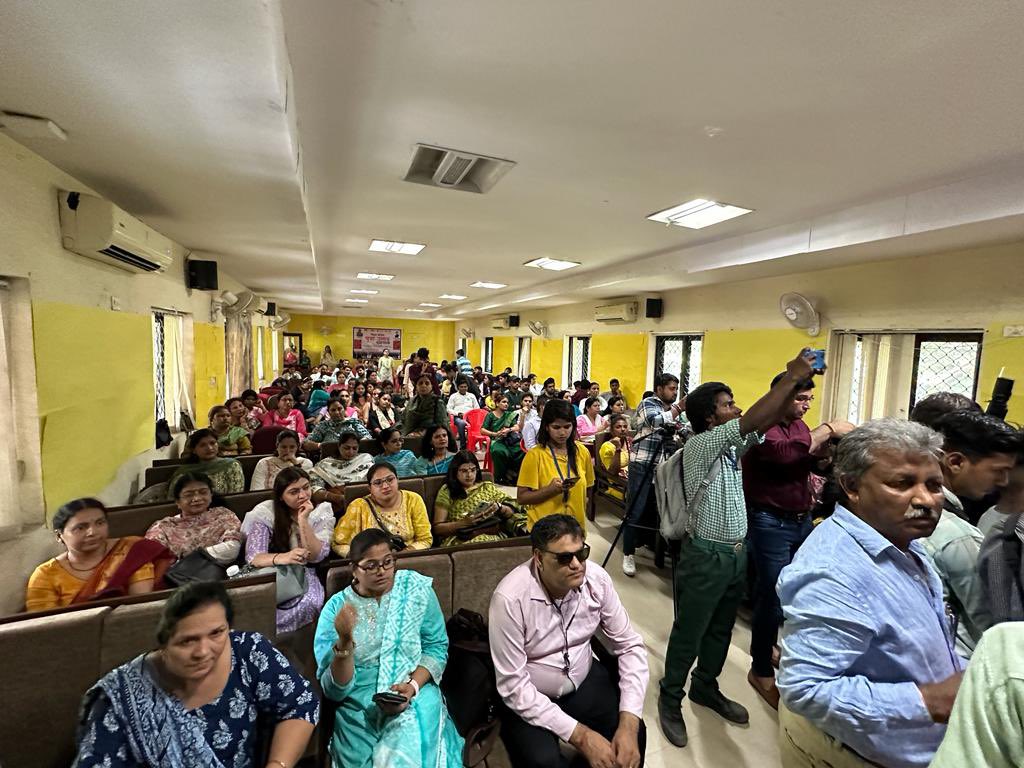 M_Lekhi's tweet photo. Pleased to take part in the Yuva Utsav- India@2047 program organised by Nehru Yuva Kendra, New Delhi District at Aurobindo College. 

Highlighted the pivotal role played by the youth of our country in realising PM @narendramodi Ji’s vision of Panch Pran of Amrit Kaal for IndiaAt100.