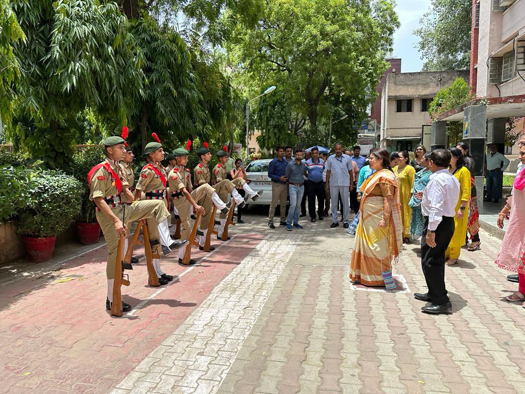M_Lekhi's tweet photo. Pleased to take part in the Yuva Utsav- India@2047 program organised by Nehru Yuva Kendra, New Delhi District at Aurobindo College. 

Highlighted the pivotal role played by the youth of our country in realising PM @narendramodi Ji’s vision of Panch Pran of Amrit Kaal for IndiaAt100.