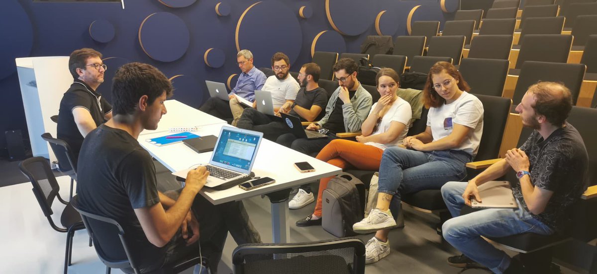 AssociuProDoc's tweet photo. L'@umrlisa, avec Pro-Doc, organisait son 2nd séminaire d'humanités environnementales. Ns avons reçu le Pr Grégory Quenet et deux de ses doctorants durant deux jours avec conférence plénière sur l’historoire environnementale et échanges entre doctorants sur leurs travaux de thèse. https://t.co/TMY32pxR4A