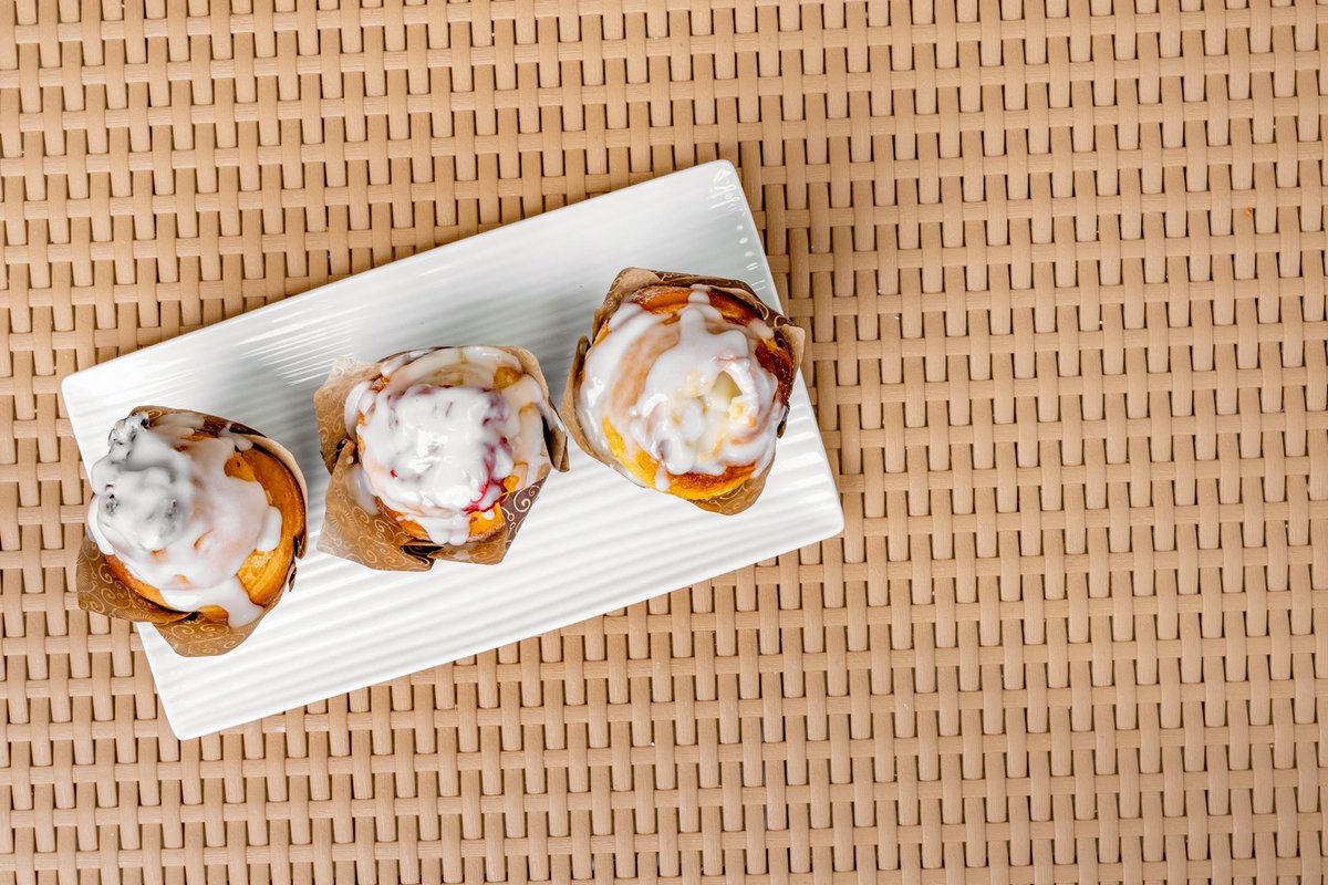 Colon_Bakery's tweet photo. Our delicious rolls come in a variety of flavors and are a must-have. Stop by and grab some today! #bakery #bread #colonbakery #catering #snack #cinnamon #chocolate #nutella #creamcheese #cranberry #colonbakeryandcatering #hainescity #florida #polkcounty
 https://t.co/KB0pzudk9S https://t.co/SRUrQpW7Ez