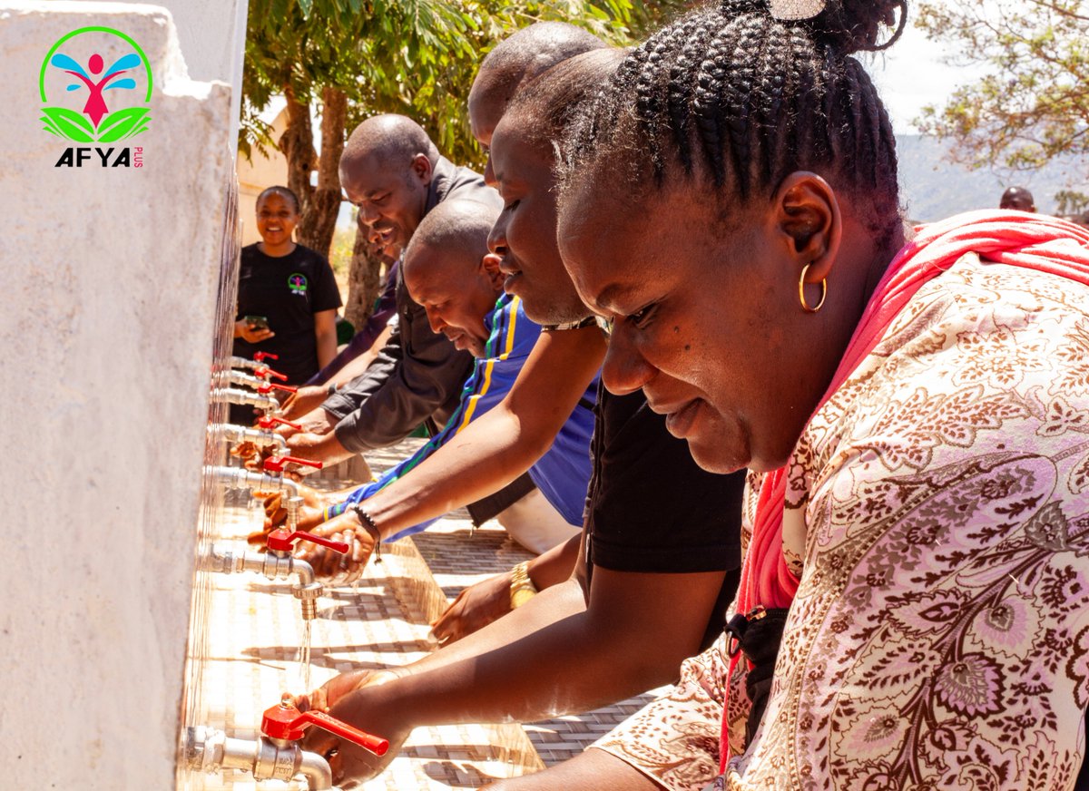 AfyaplusTz's tweet image. Promote a healthier society by setting an example: prioritize hand hygiene with soap and clean water. When adults make handwashing a habit, children learn how to protect their health.
#AfyaplusOrganization #WaterInSchoolProject 
@Malalafund @GlobalGiving @Segalfoundation