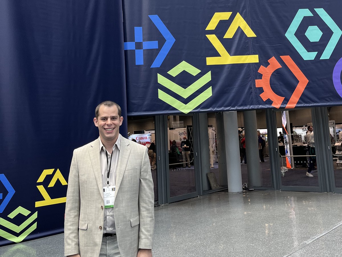 Himed VP @RosenblumCraig is at #IMEEast again today looking at new #medtech #manufacturing innovations around #3Dprinting, #bioceramics, and rapid prototyping. All are impacting the #medical #implant markets globally, and offer great opportunities for #biomaterials integrations.