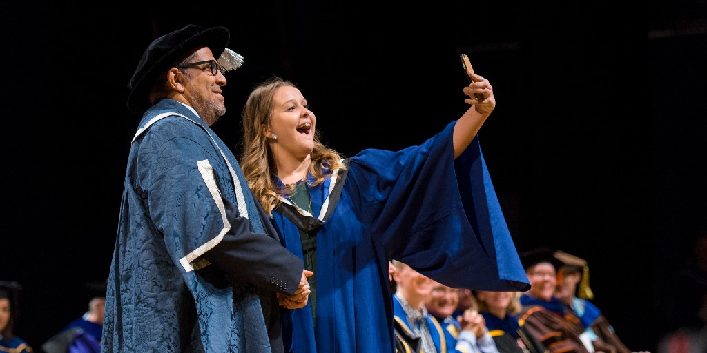 alumnitmu's tweet image. Did you know you can stream TMU convocation ceremonies from home? 

Relive the graduation experience and listen to inspiring addresses by TMU community members and our ten Honorary Doctorate recipients.

Watch here: ow.ly/ZSsU50OMbf6