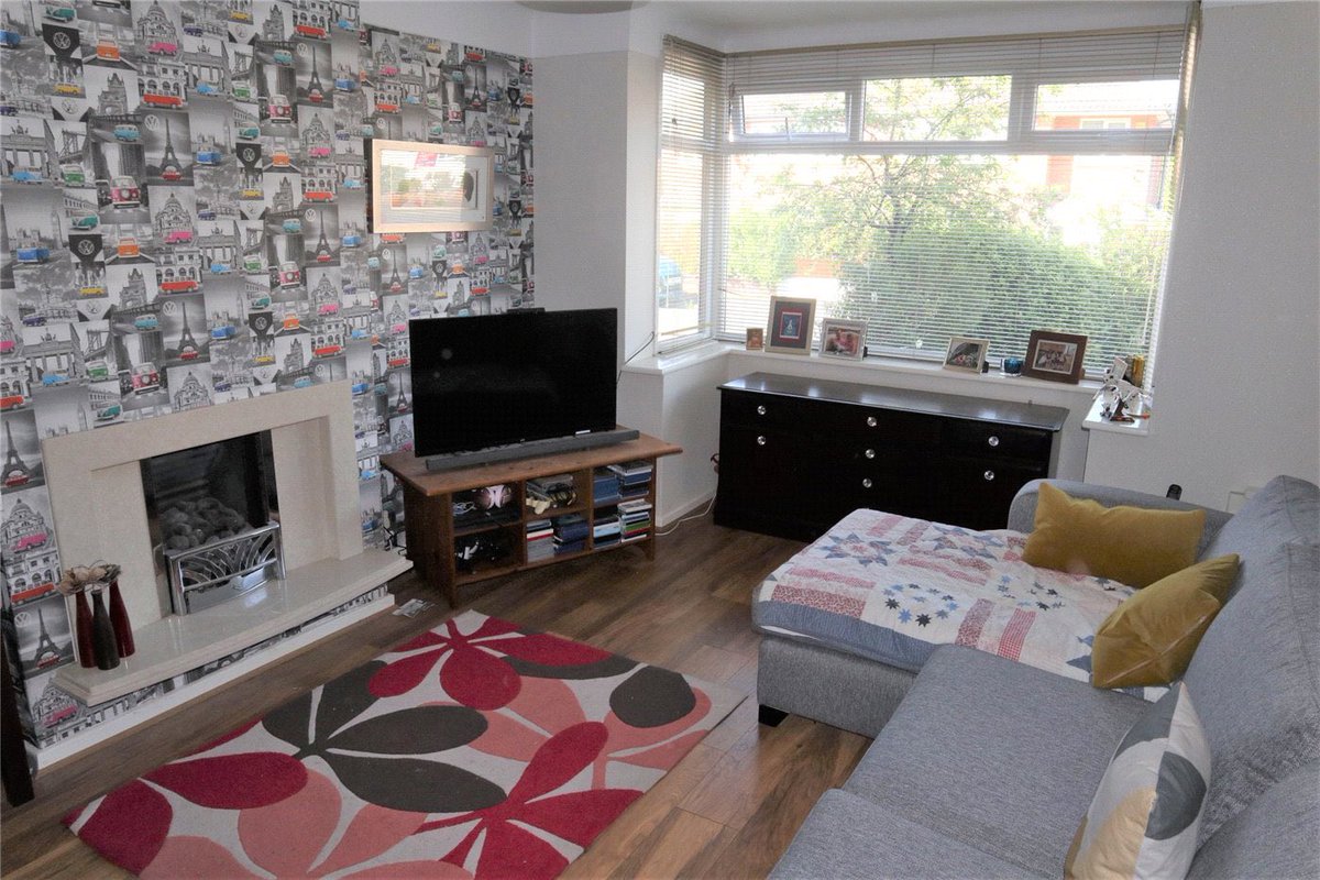 📍Dingwall Drive, Greasby 

💵 £395,000 

🏠 Defined by its generous proportions and popular address! This is a great 4 bedroom semi-detached family home that offers ample space for the growing family. Situated in a much sought after residential area!
#familyhome #greasby #wirral