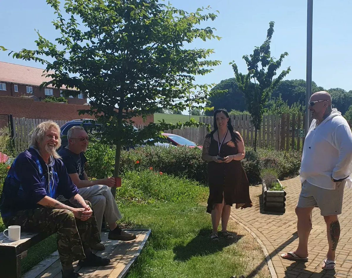 Another great visit from @HelpforHeroes! 🌞 Our #veterans always enjoy these monthly visits and appreciate the practical support. #WeAreEntrain