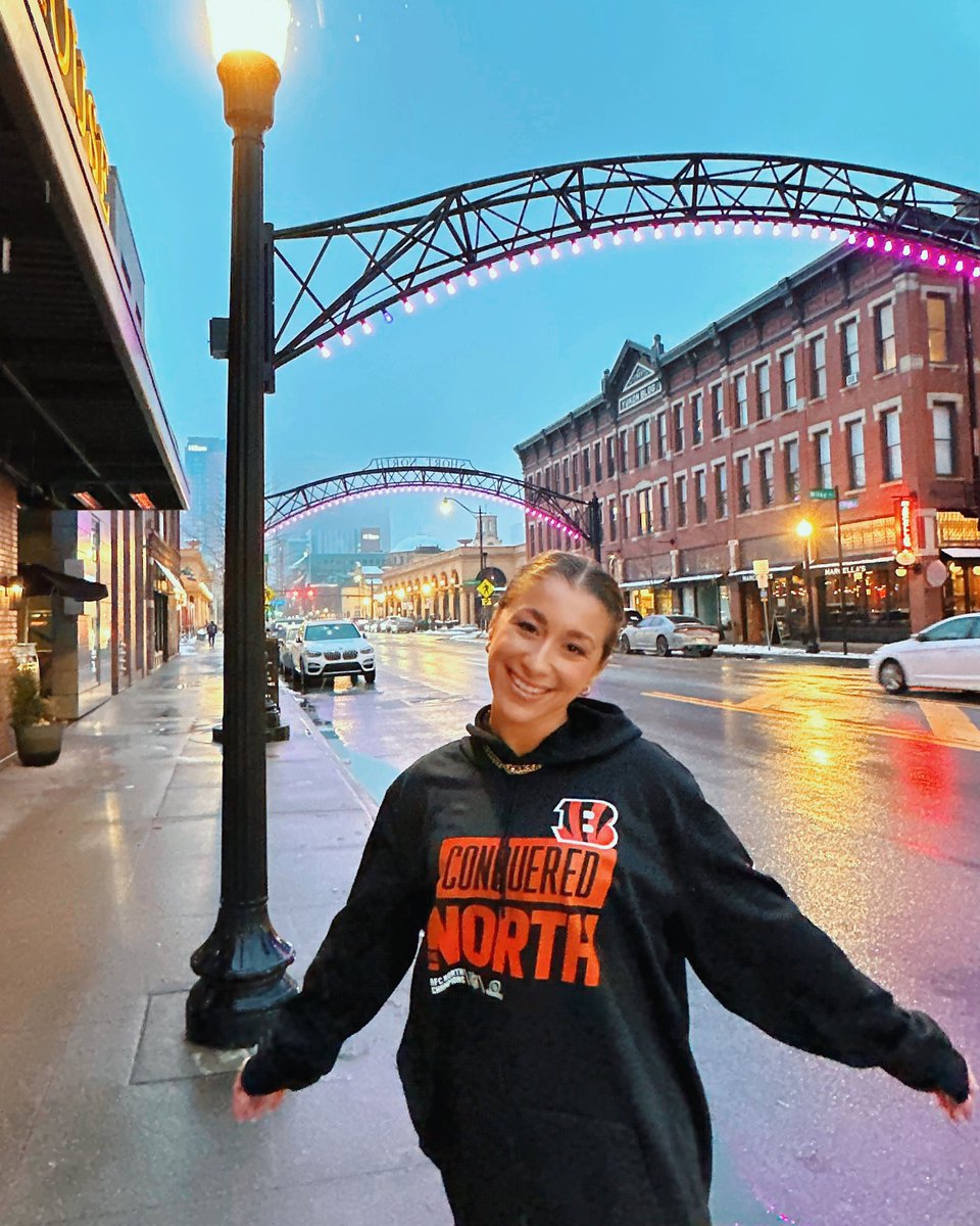 AnnaHoffmanTV's tweet photo. Happy 614 day, Columbus❤️ 

So lucky to live in such an amazing city with the most amazing people. Cbus is growing and changing everyday and I feel blessed to be a part of it! Here are a few fun memories from this past year 🏙️ https://t.co/ERXVH44Dfx