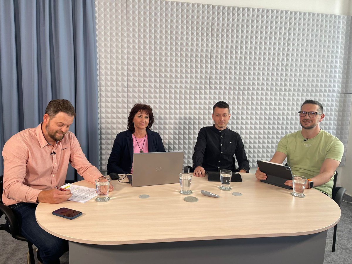 NPI_CR's tweet photo. Právě začíná kulatý stůl na téma ICT revize: s čím vám pomůže konzultant ŠVP, IT guru, KIM? Pozvání přijali Šárka Mikesková, Martin Mareš a Tomáš Bazalík, moderuje @p_polivka.
Připojte se k živému vysílání: https://t.co/zIFgDCdnvj
#myjsmenpi #myjsmedigi #revizeICT #npodigi https://t.co/l5apruQR6Y