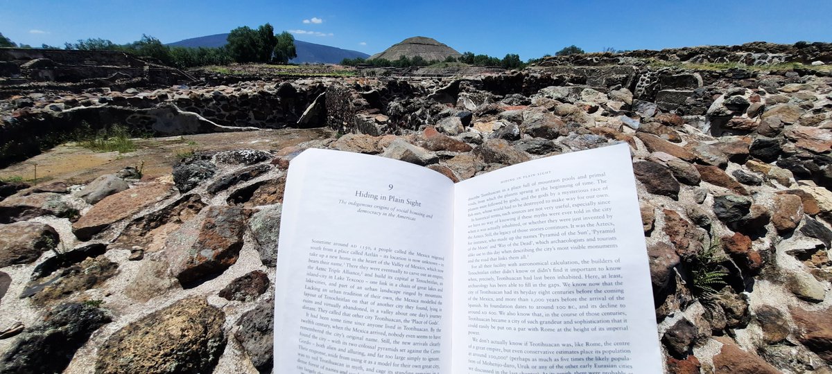 No better place to read up on ‘The indigenous origins of social housing and democracy in the Americas’ than Teotihuacan, which "was not just 'anti-dynastic' in spirit, it was itself a utopian experiment in urban life." (from 'The Dawn of Everything' by D. Graeber + <a href="/davidwengrow/">David Wengrow</a>)