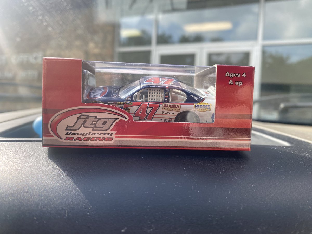 ChatGPDawson's tweet photo. Picked this bad boy up this morning. Favorite driver as a kid and my favorite team as an adult. This one is special 🙌
@Bobby_Labonte x @JTGRacing
#47 Kingsford Summer Salute
2012 Camry
#LionelCollectables #ActionRacing #NASCAR75 https://t.co/IUoRY8eCZO