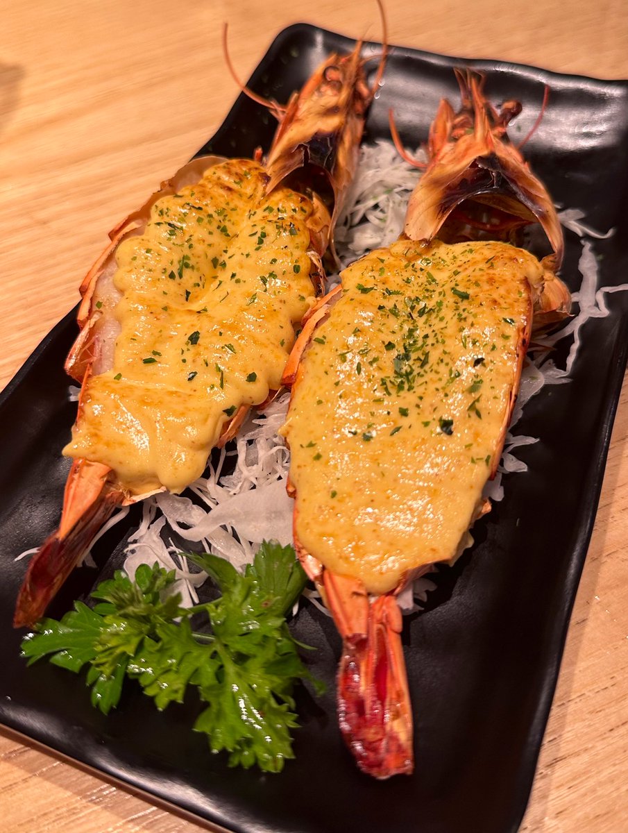 adelladellaide's tweet photo. Kalo ke sushi tei coba 3 menu ini:
Ebi mentaiko (buat yang suka mentai)
Gyuniku cheese teriyaki (keju moza meleleh dibalut daging sapi, bawahnya salad seger)
Gekikara cheese saikoro steak (saus apalah gatau namanya enak pedes seger)

Fav lain:
Hanasaki ika tempura
Fuji roll 👍🏻 https://t.co/WJ9Zixo1vH