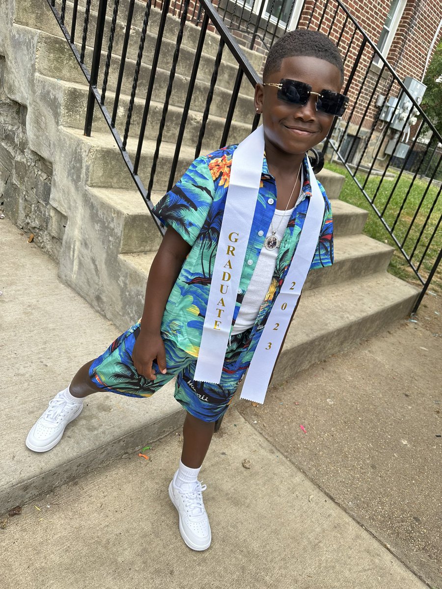 DeeLilSister's tweet photo. Another milestone completed “ 🥹👨🏽🎓 I can’t wait to see what 1st grade bring you dude your father super proud of you && is watching your every move 👨🏽🎓🥳 scholar first athlete completely after 🐐🥇 #LLDAYDAY🕊️🩵😇 https://t.co/E0X0qQvqzf
