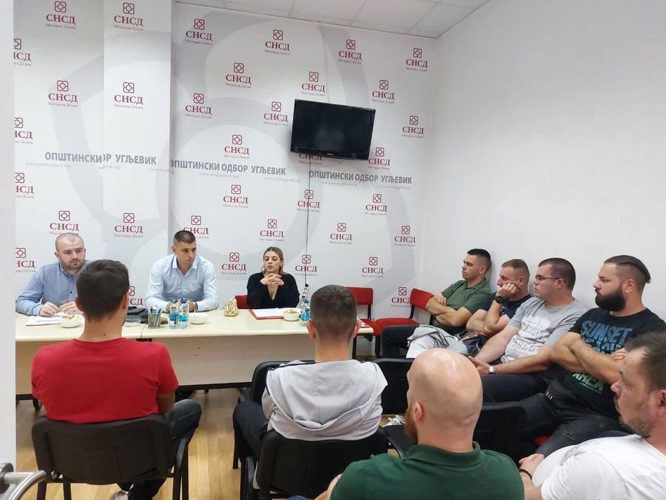 SNSDDodik's tweet photo. 📍Руководство @msdsrpska посјетило је #Bijeljina, #Lopare и #Ugljevik, гдје су разговарали са Младим социјалдемократима о њиховим идејама и приједлозима за побољшање положаја младих.
✅Поносни смо на чињеницу да Млади социјалдемократи својим активизмом доприносе јачању #Srpska. https://t.co/c4YVsQb4LN