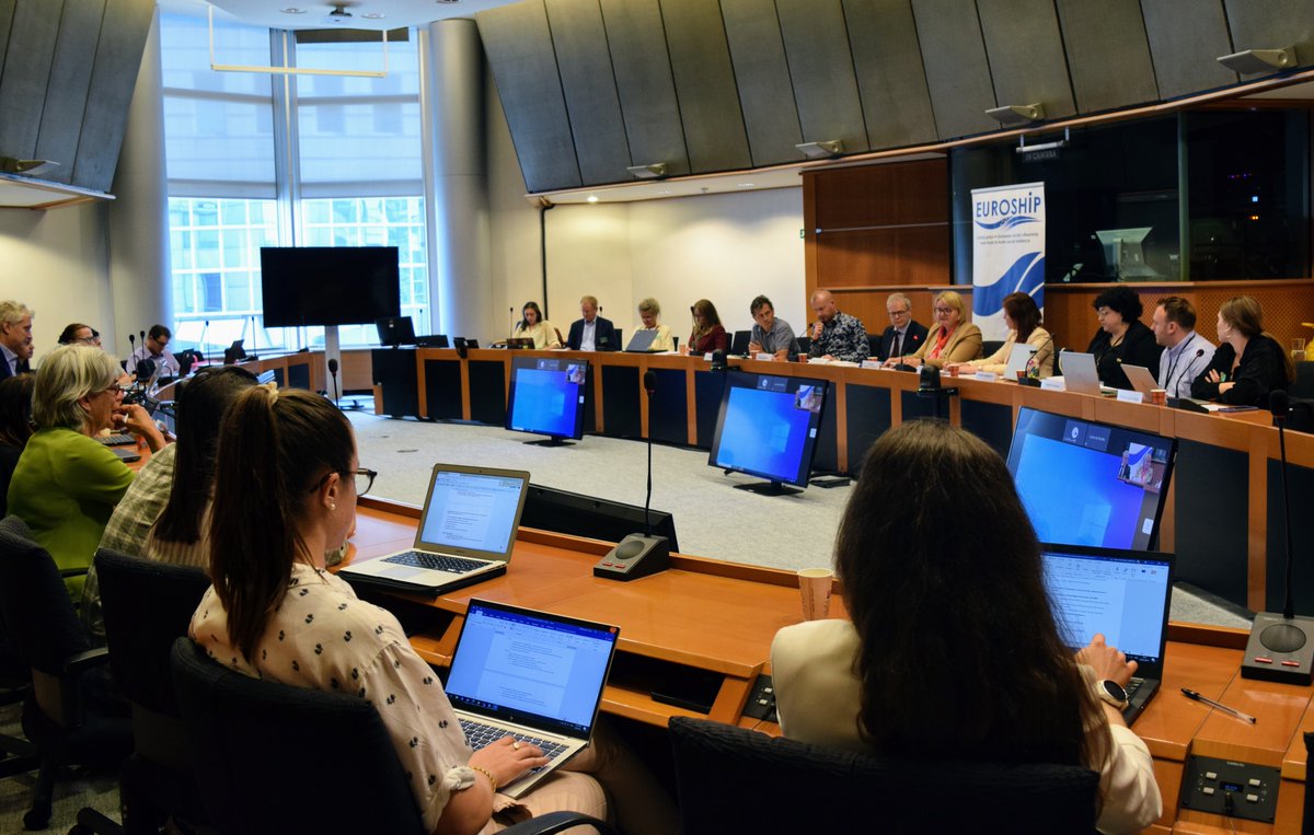 Social Platform tweet media