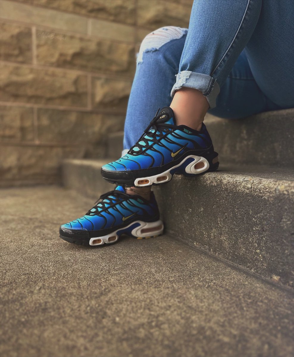 Airmax Plus Hyper Blue 
#kotd #snkrsliveheatingup #snkrskickcheck
#atmoscollectorsclub #photooftheday #nike #airmax #snkrs #yoursneakersaredope #PhotographyIsArt #sneakers