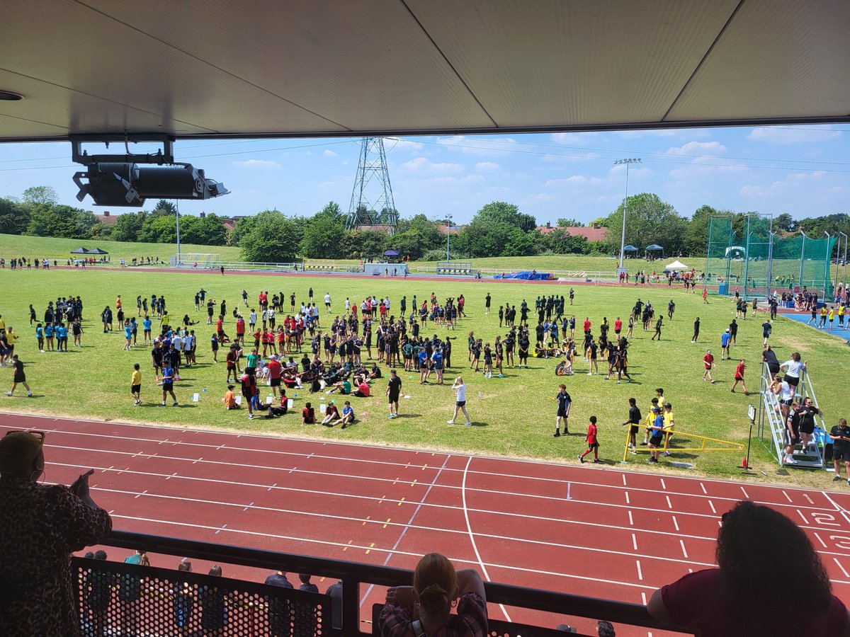 Secondary schools borough athletics is a running to time with some impressive performances! Thanks to @WilsonsPE and @NonsuchHSG for organising such a successful event! @EveryoneActive #DavidWeir Athletics track
