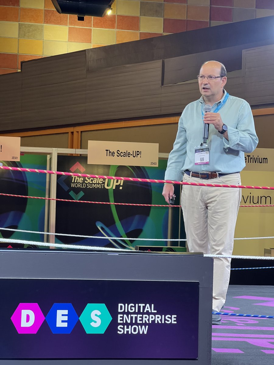 UNICEFAndalucia's tweet photo. Hoy estamos en @DES_show de #Málaga donde Luis López, director de Innovación, Integración de Datos y Tecnología de @unicef_es ha intervenido en The Scale-up! World Summit junto a empresas que han pasado por #UNICEFLab, la aceleradora de proyectos de impacto social de UNICEF🌍💻 https://t.co/xRtA2PZaf2