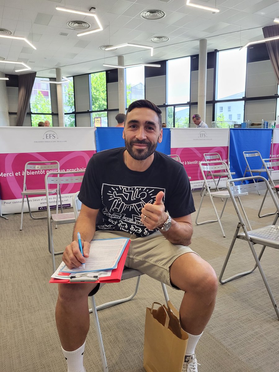 HBCNantes's tweet photo. 🩸 Comme notre capitaine @valerorivera, profitez des 3 jours de collecte à la @HArenaNantes pour donner votre sang ! #Nantes

@EFS_dondesang 💪 https://t.co/ToqkW1XNb3