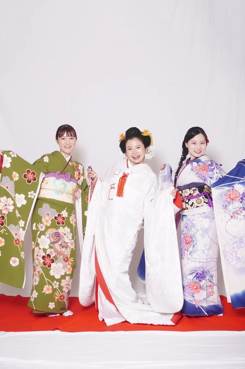 小樽の龍宮神社での結婚式で出張セルフ写真館
rebornbonbon.com/weddingselfpho…