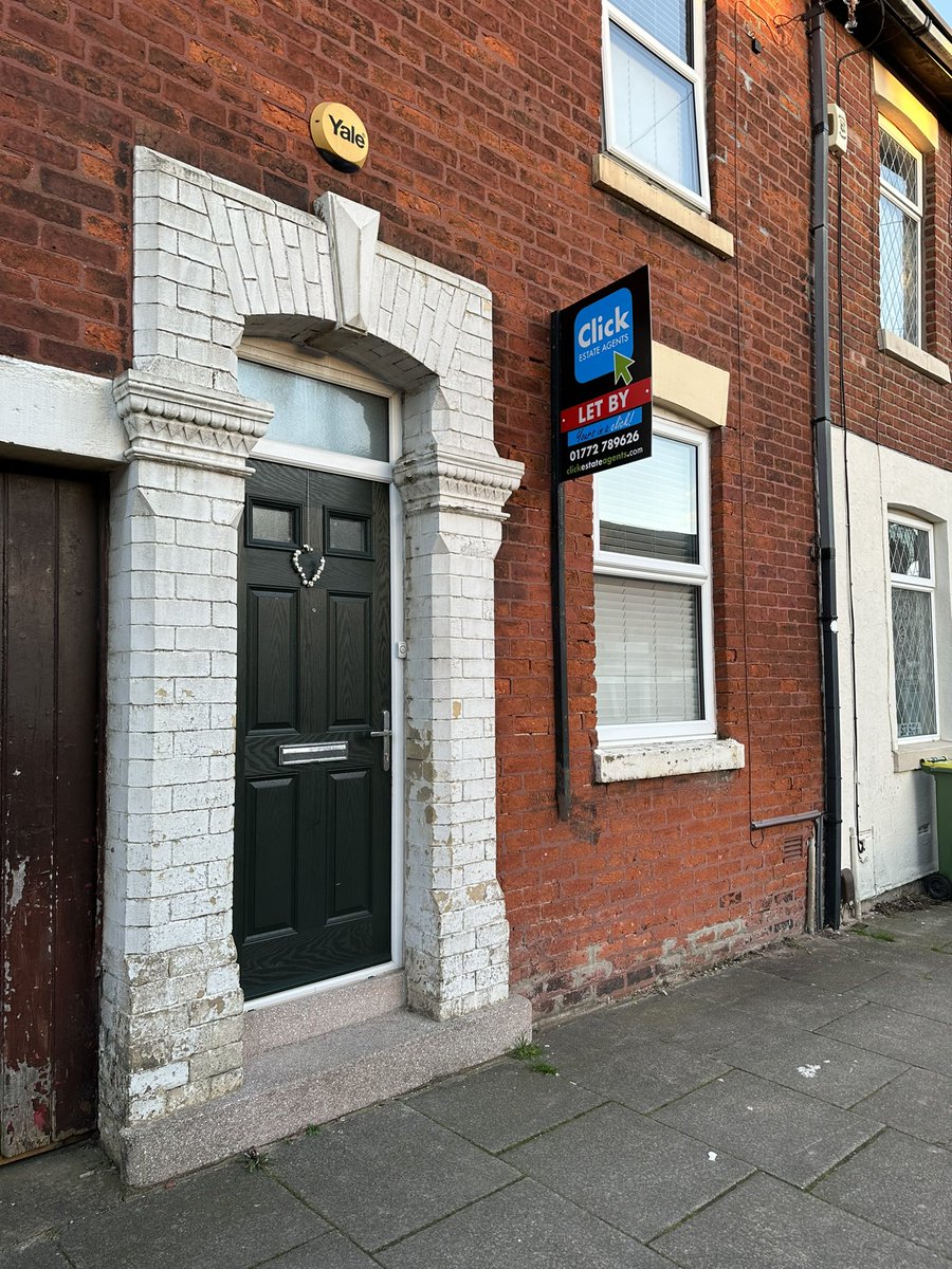 ClickEstatesUK's tweet photo. Another property let without any advertising 🏡🔑

From working professionals to families, we have a number of vetted tenants ready and waiting for a new home 👨‍👩‍👧‍👧

Landlords! Call us today and let us rent out your properties with good tenants. https://t.co/byfxFNvsX0