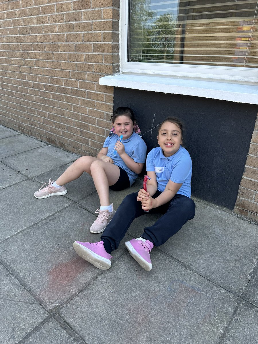 Hazel Ryan tweet media