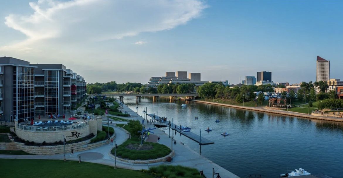 wichitalifeict's tweet photo. What would you like to see along our river ?
📸: @SDixon_Media https://t.co/KOcAGRP8Wf